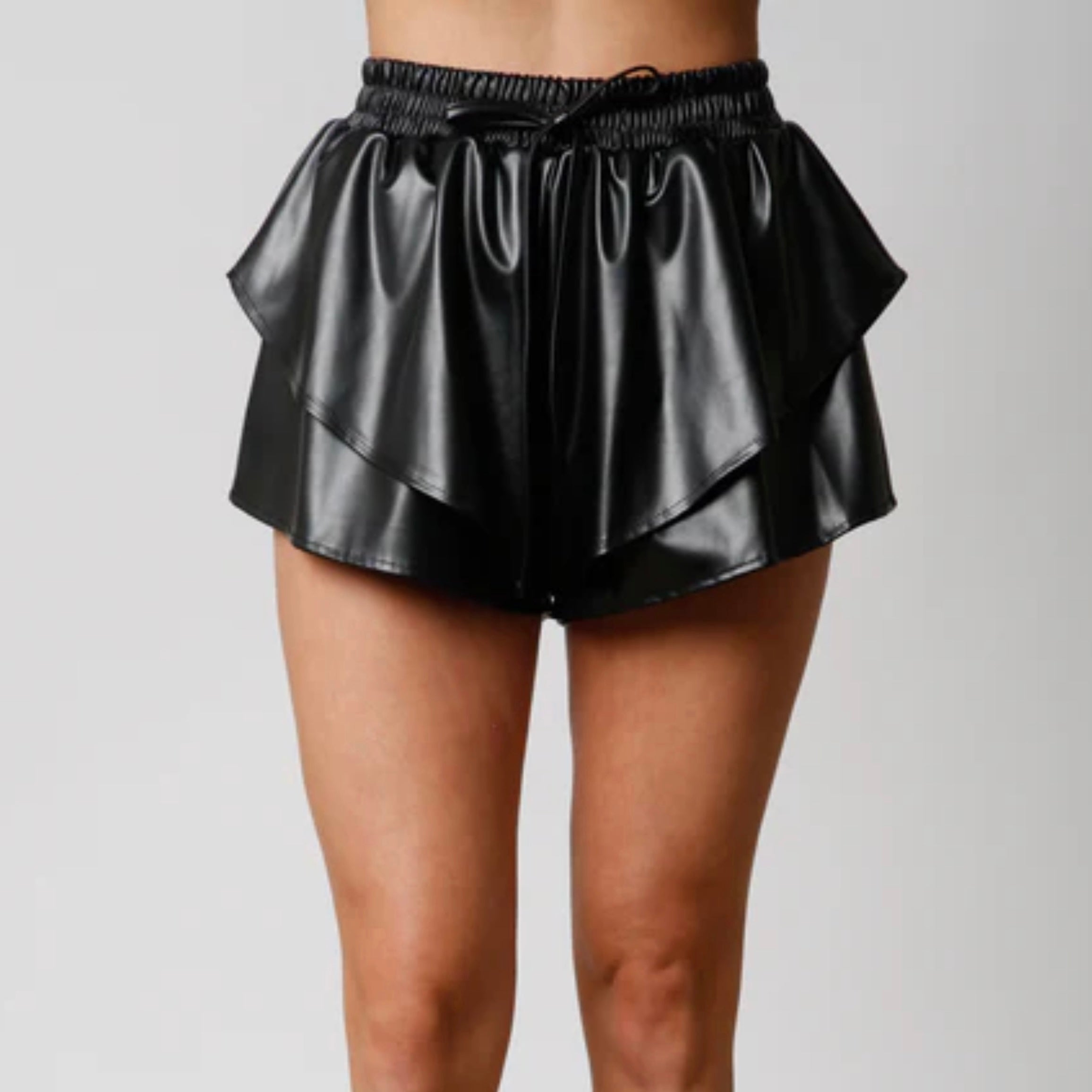 Cuerina Short