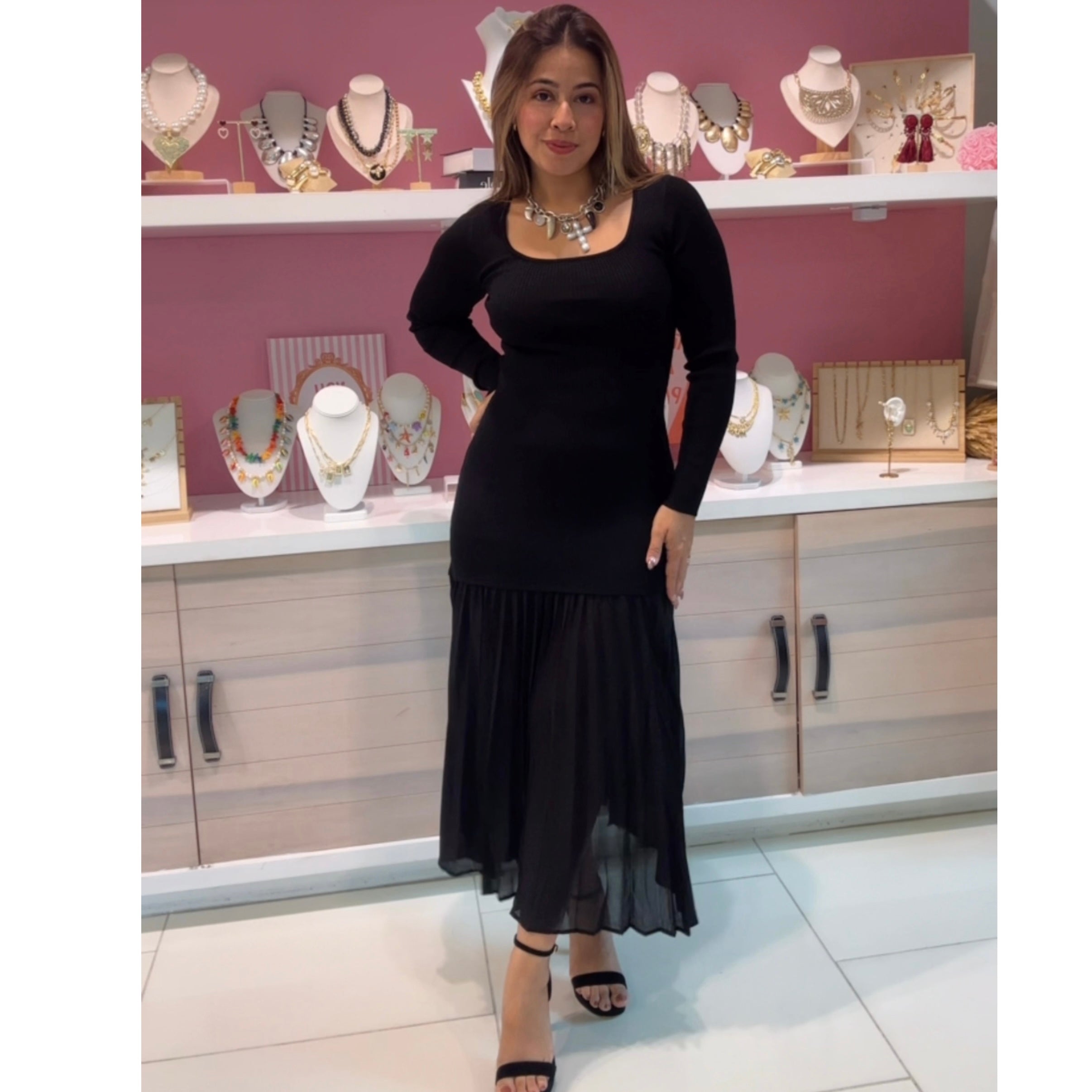 Hera black dress